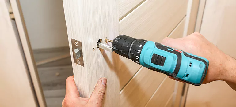 Old Door Knob Repair in Winter Haven, FL